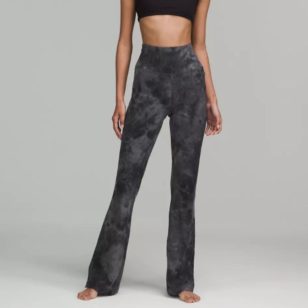 Lululemon Groove Super-High-Rise Flared Pant Nulu (Size: 6)